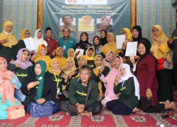 Kembangkan Ekonomi Produktif, Ponpes Mukmin Mandiri Sidoarjo Beri Pelatihan Membatik dan Penerbitan NIB Gratis