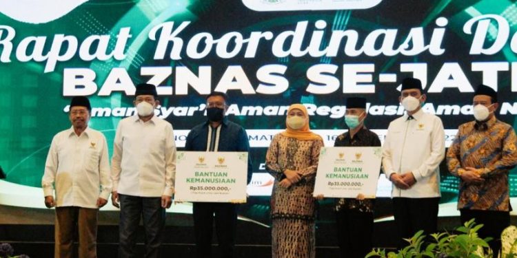 Baznas Beri Santunan Kepada Ahli Waris Dua Penerbang Pesawat Latih TNI AL Yang Gugur di Selat Madura