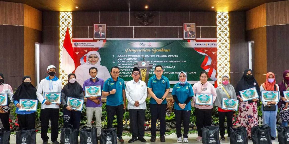 Rayakan Hari Jadi Provinsi Ke-77, BAZNAS Jatim bersama Bakorwil Malang Bagikan Zakat Produktif