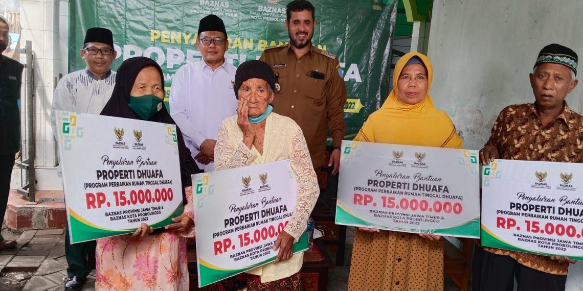 Baznas Jatim Menyalurkan Bantuan Bedah Rumah di Probolinggo