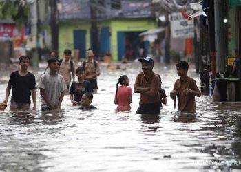 Jakarta Dilanda Banjir, 109 RT Terendam Hingga 1,8 Meter