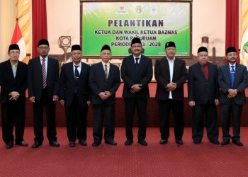 Disaksikan Kyai Ahsanul Haq, Gus Ipul Melantik 5 Pimpinan Baznas Kota Pasuruan