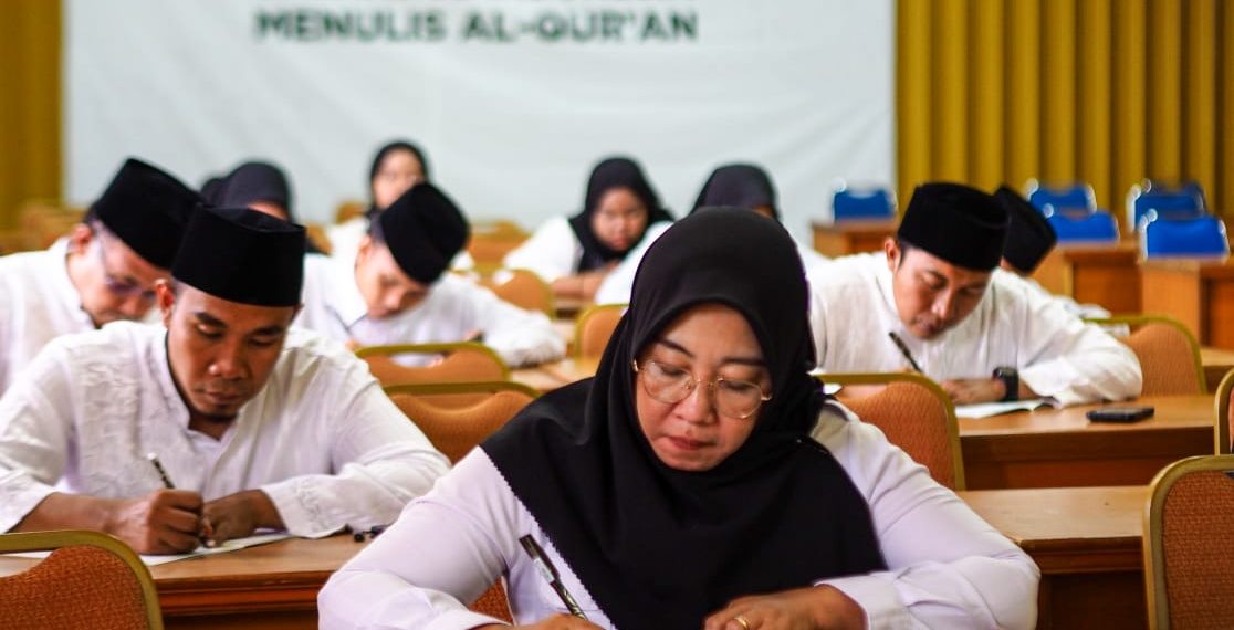 Sambut Ramadhan, Baznas Jatim Giat Program Menulis Al Quran
