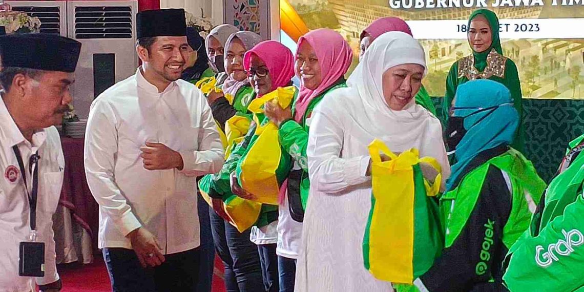 Usai Konvoi Tarhib Ramadhan, Baznas Jatim Bagikan Sembako Kepada Bunda Ojol