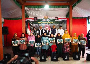 Baznas Jatim Bersama Khofifah Salurkan Bantuan Untuk Korban Longsor di Ponorogo