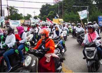 Meriahkan Tarhib Ramadhan, Ratusan Bunda Ojol Konvoi Bareng Baznas Jatim
