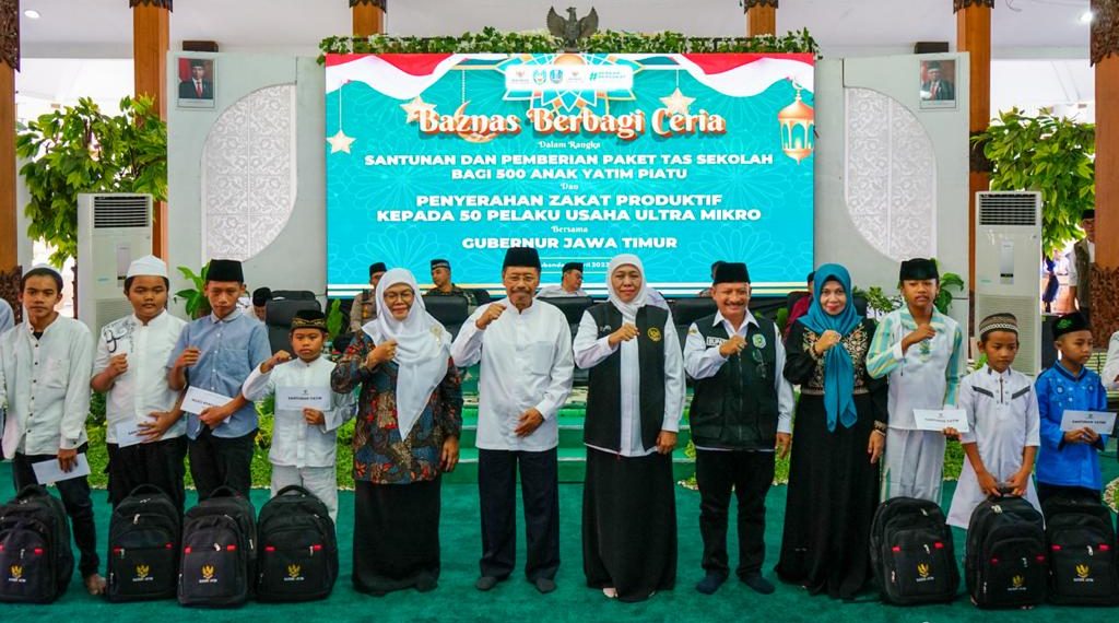 Gubernur Khofifah & Baznas Jatim Santuni 500 Yatim Dhuafa dan Salurkan 50 Bantuan Mikro di Situbondo