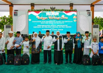 Gubernur Khofifah & Baznas Jatim Santuni 500 Yatim Dhuafa dan Salurkan 50 Bantuan Mikro di Situbondo