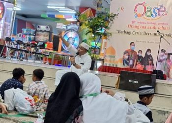 Jelang Idul Fitri, Baznas Jatim Ajak Ratusan Anak Yatim Belanja Pakaian Lebaran