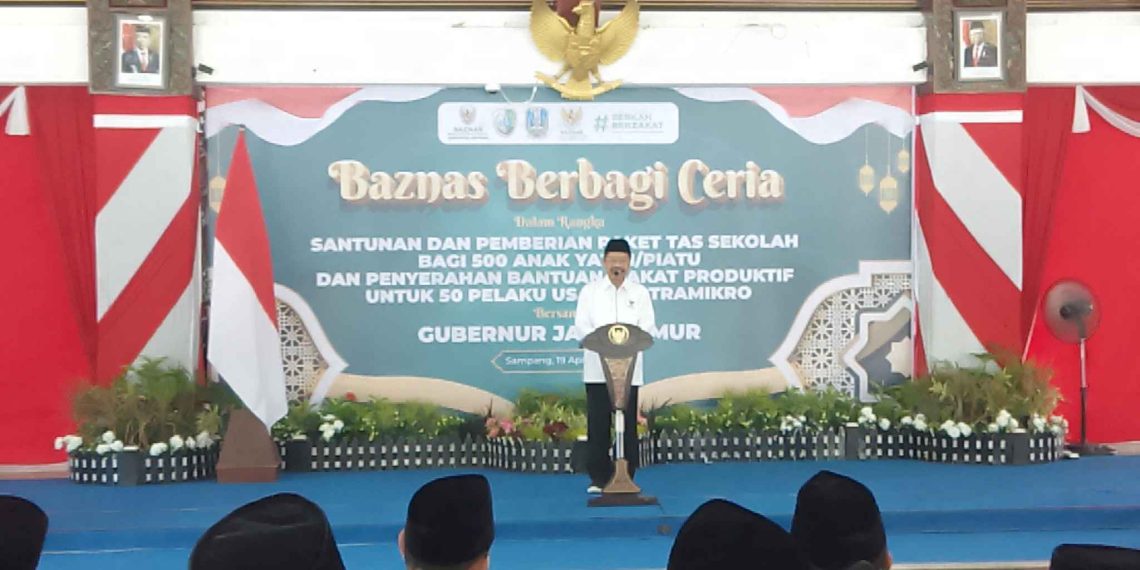 Penghujung Safari, Khofifah & Baznas Jatim Menyantuni 500 Yatim di Sampang