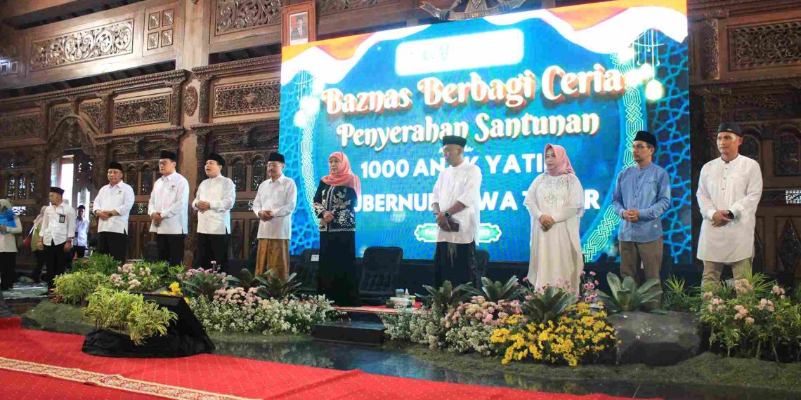 Ponorogo Daerah ke-4, Gubernur Khofifah dan Baznas Jatim Menyantuni 1000 Yatim Dhuafa
