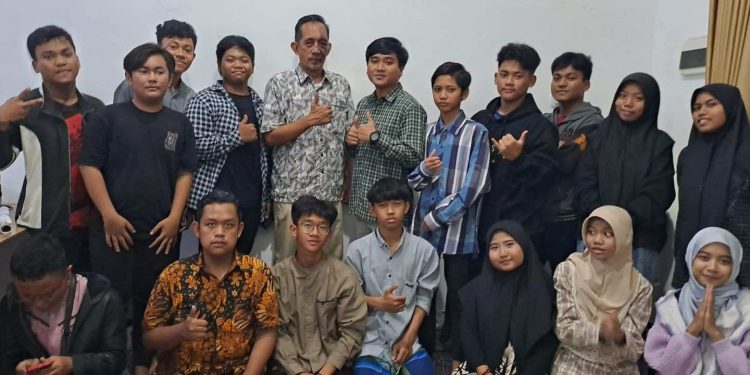 Berbagi Rezeki Dengan Berbuka Bersama, Pelajar SMA Al Amin Perkuat Persahabatan