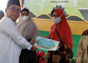 Khofifah Resmikan Ruang Dakwah, Baznas Jatim Bagikan Bantuan Zakat Produktif Kepada 40 Mustahik