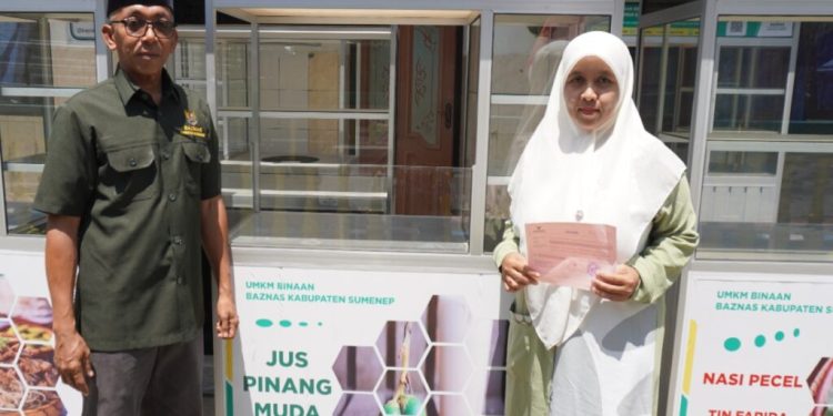 8 Buah Rombong Untuk Mustahik Pelaku UMKM.