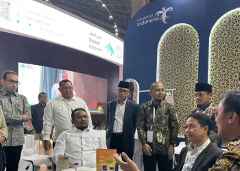 Menteri Agama Yaqut Cholil Qoumas mendorong produk halal Indonesia masuk pasar haji dunia.