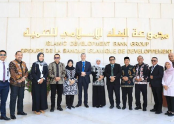 Gubernur Khofifah Jajaki Kerja Sama dengan Islamic Development Bank di Jeddah Guna Percepat Penguatan Ekosistem Halal diJatim.