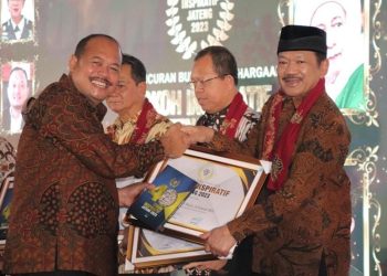 Ketua BAZNAS RI Prof. Dr. KH Noor Achmad MA., meraih penghargaan sebagai salah satu Tokoh Inspiratif Jawa Tengah tahun 2023.