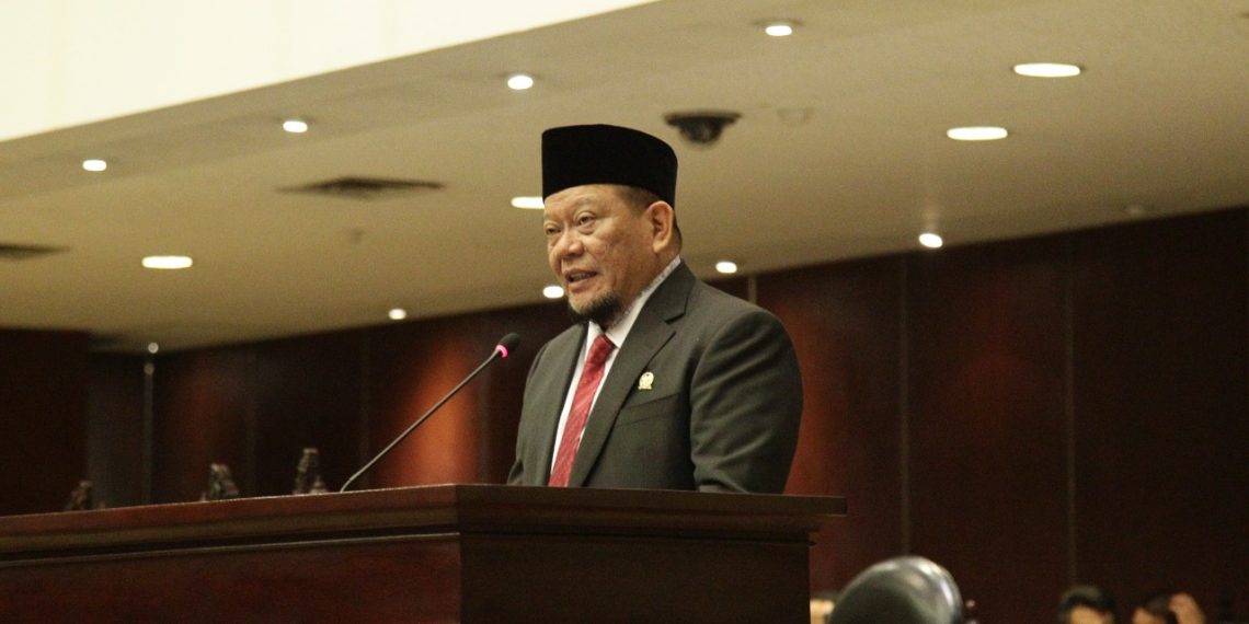 La Nyalla Mahmud Mattaliti Menggundang Ketiga Calon Presiden: Dengan Tema Menatap Kemajuan Daerah & Sistem Ketatanegara RI.
