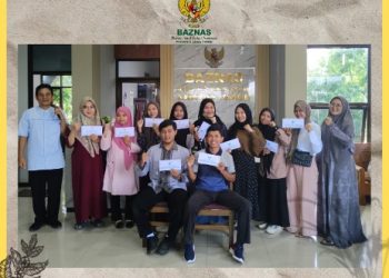 Baznas Jombang Menyerahkan Secara Simbolis: BEASISWA SKSS (SATU KELUARGA SATU SARJANA)