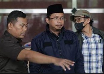 Gus Mudhlor Bupati Sidoarjo Tidak Memenuhi Panggilan Pemeriksaan KPK.