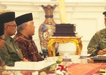 Din Syamsuddin Anggap Jokowi Sombong, Din Syamsuddin Ambruk Saat Pimpin Demo