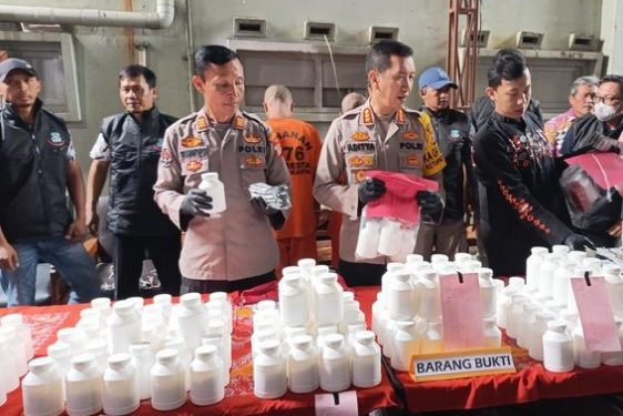 Polisi Berhasil Amankan Tersangka Pengedar Ribuan Pil Koplo