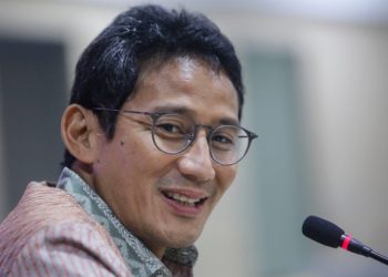 Menteri Pariwisata dan Ekonomi Kreatif, Sandiaga Uno, mengakui ada wacana untuk memungut iuran pariwisata melalui di tiket pesawat.