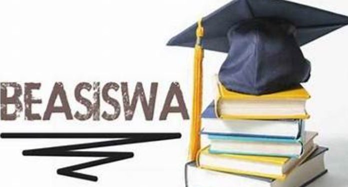 Universitas Islam Lamongan (Unisla) menerima beasiswa Pemprov Jawa Timur pada program Magister