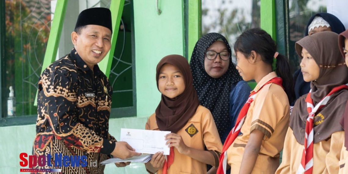 Memperingati Muharram BAZNAS Ngawi menggelar santunan anak yatim piatu di SD Negeri Banyuurip Ngawi