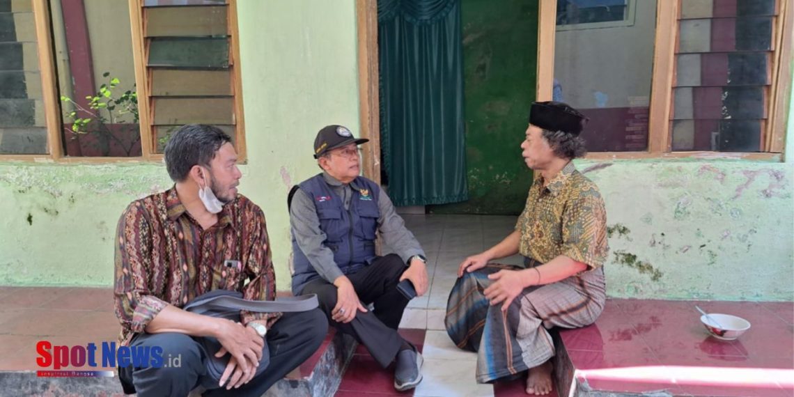 Dhuafa dan Sebatang Kara, Mbah Chamim Terima Bantuan dari BAZNAS Jatim