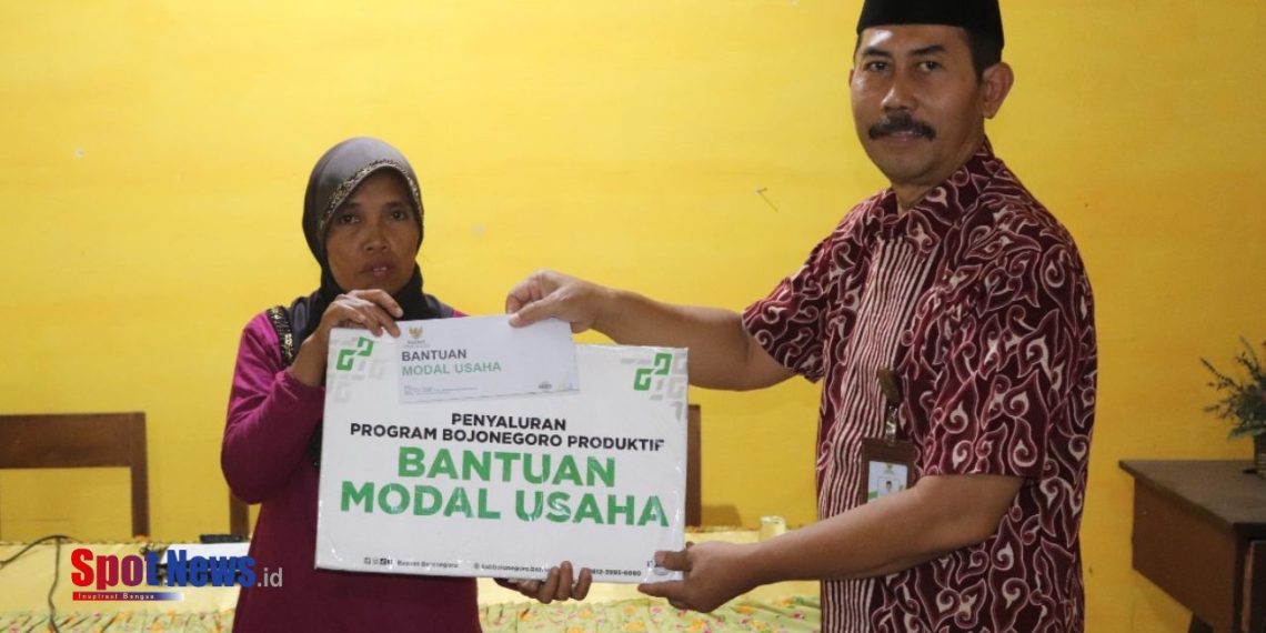 BAZNAS Kabupaten Bojonegoro kembali salurkan bantuan modal usaha 10 ibu kantin sd di kecamatan ngraho.
