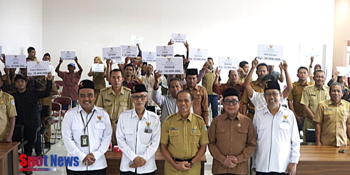 BAZNAS Jatim dan Lamongan Salurkan Bantuan: Mulai Perbaikan Rutilahu Hingga Korban Kebakaran
