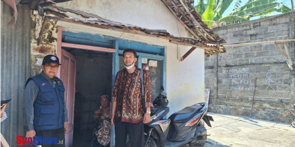 Santunan Fakir BAZNAS Jatim Bantu Mbah Misanah Jalani Hidup di Usia Senja