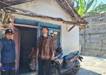 Santunan Fakir BAZNAS Jatim Bantu Mbah Misanah Jalani Hidup di Usia Senja