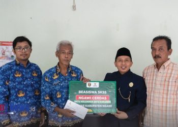 BAZNAS Ngawi di Puncak Hari Santri Nasional (HSN) Tahun 2024 Berikan Beasiswa Mahasiswa Kurang Mampu