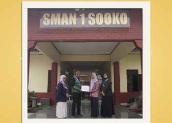 Pada Program Sharing dengan Baznas Jatim Baznas Kabupaten Mojokerto Serahkan Beasiswa untuk Siswa SMAN 1 Sooko