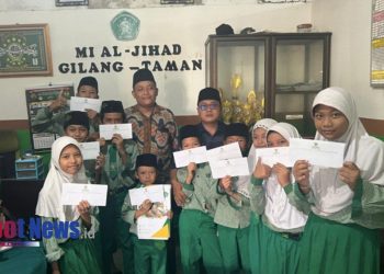 Baznas Sidoarjo Salurkan Bantuan Biaya Pendidikan untuk Siswa Yatim-Dhuafa di MI Al Jihad