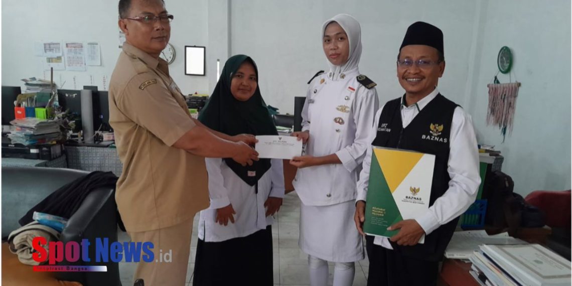 BAZNAS Banyuwangi Bantu Indri Saputri untuk Menebus Ijazah MTS Agar Bisa Ikut Ujian SMKN