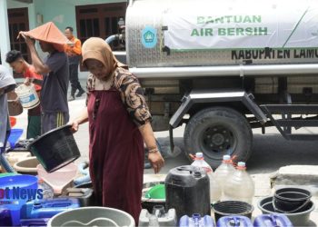 Atasi bencana kekeringan, BAZNAS Kabupaten Lamongan salurkan 80 tangki air bersih untuk masyarakat terdampak