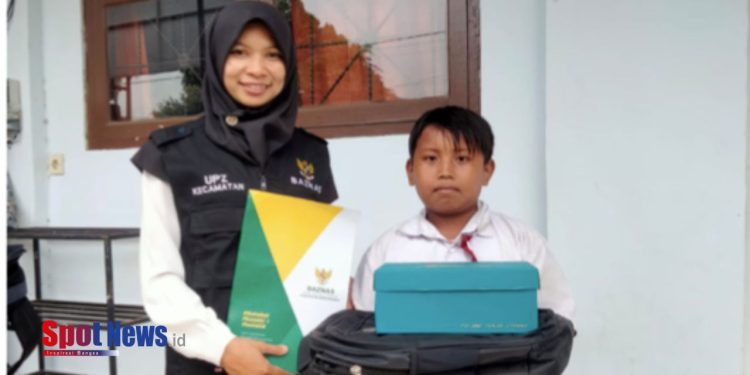 BAZNAS Banyuwangi Bantu Siswa Kelas 3 SD yang Tinggal Bersama Kakek, Tanpa Diketahui Keberadaan Orang Tua