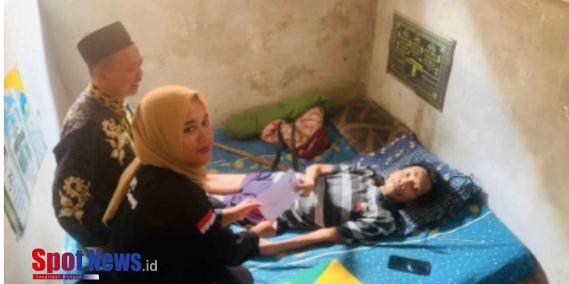 BAZNAS Banyuwangi Bantuan Tambahan Biaya Pengobatan untuk R. Yugrahana, Warga Kurang Mampu Desa Genteng Kulon