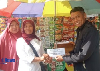 BAZNAS Banyuwangi Bantu Peralatan Usaha Pedagang Keliling, Mariatun Dapatkan Rombong Baru