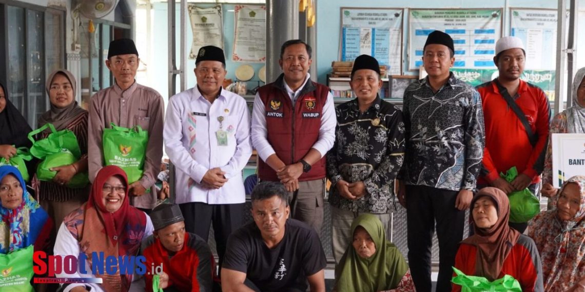 BAZNAS Ngawi Bersama Wakil Bupati dan MCI Salurkan 100 Paket Sembako dan 20 Ekor Kambing untuk Muallaf Kecamatan Sine