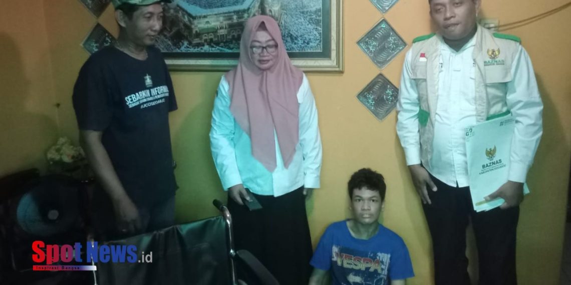 Wajah Mungil dengan Sorot Mata Penuh Perjuangan: Dua Anak Pejuang Cerebral Palsy Terima Bantuan dari Baznas Sidoarjo
