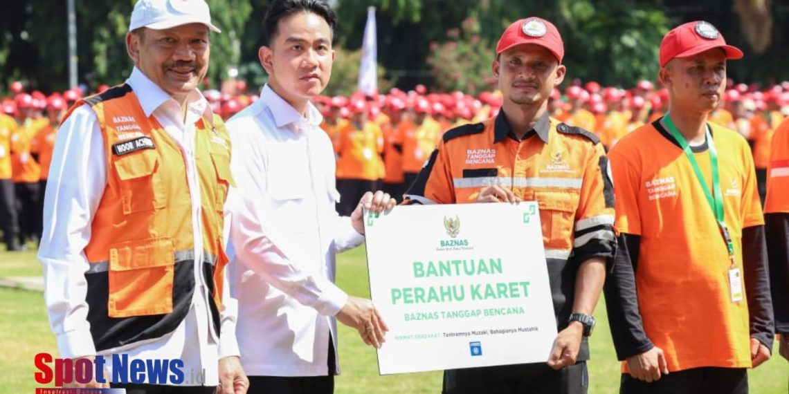 Bersama Wapres RI, BAZNAS Salurkan Bantuan Tenda dan Perahu Karet bagi BTB se-Indonesia