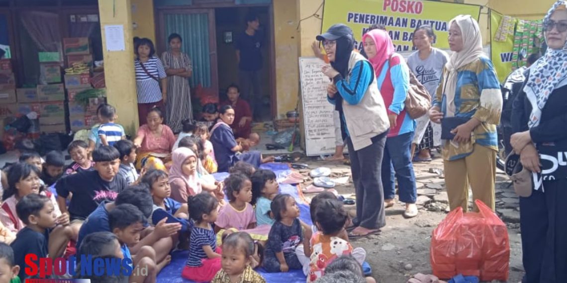 Baznas Kota Mojokerto Gelar Kegiatan Bhakti Sosial, Bagikan Pakaian Layak dan Nasi Kotak untuk Korban Banjir