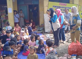 Baznas Kota Mojokerto Gelar Kegiatan Bhakti Sosial, Bagikan Pakaian Layak dan Nasi Kotak untuk Korban Banjir