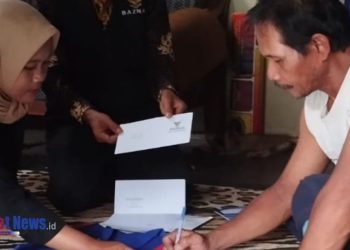 BAZNAS Banyuwangi Salurkan Bantuan untuk Nur Hasanah, Penderita Sakit Lambung dan Gagal Ginjal