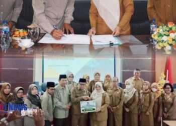BAZNAS Serahkan Biaya Pengobatan Pasien SKTM di RSD Kabupaten Nganjuk Senilai Rp 483 Juta
