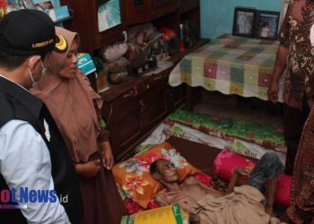 Baznas Sidoarjo Tanggap, Bareng Plt Bupati Bantu Keluarga Penderita Tumor Otak di Sidokerto